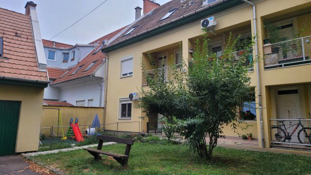 Eladó téglalakás, Egerben 46 M Ft, 4 szobás
