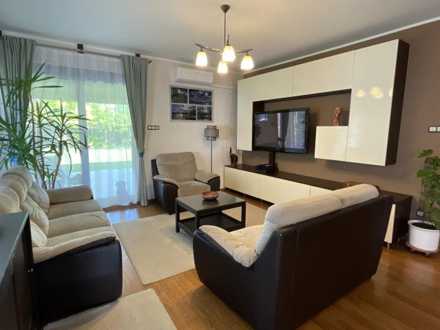 Eladó családi ház, Tatán 217 M Ft, 3+2 szobás