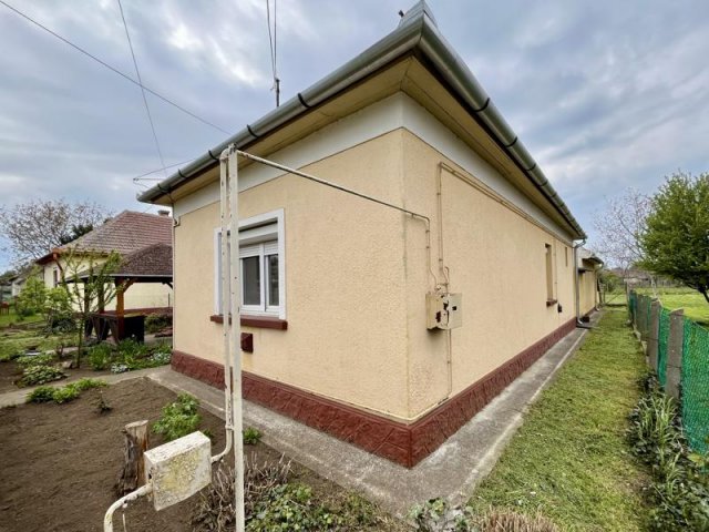 Eladó családi ház, Tápiószelén 29 M Ft, 1+1 szobás