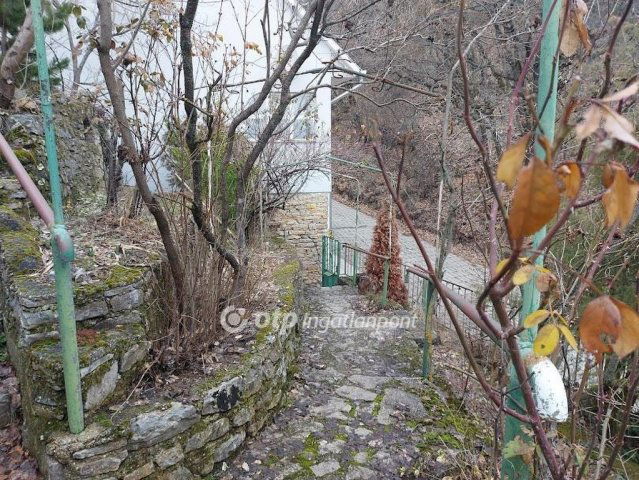 Eladó családi ház, Pécsett 73.8 M Ft, 4 szobás