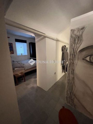 Eladó téglalakás, Budapesten, VI. kerületben 75 M Ft, 2 szobás