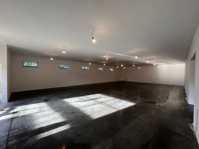 Eladó ipari ingatlan, Ikrényen 199.9 M Ft, 4 szobás