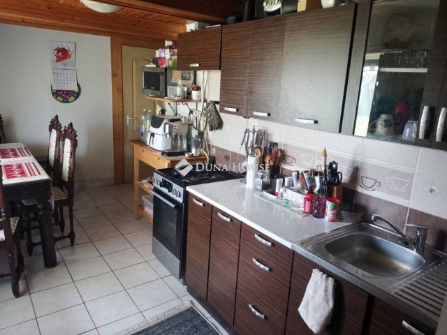 Eladó családi ház, Csákberényben 33.9 M Ft, 2 szobás