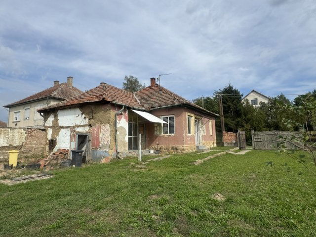 Eladó családi ház, Tófaluban 7.9 M Ft, 3 szobás