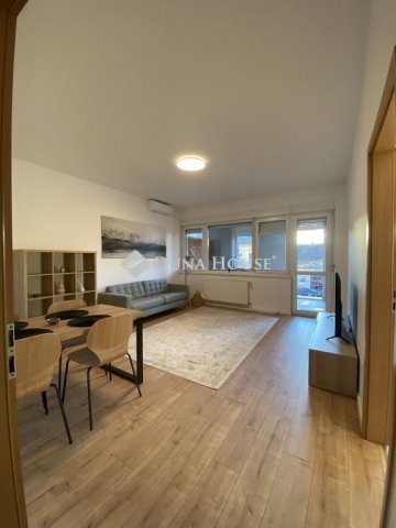 Kiadó téglalakás, albérlet, Pécsett, Király utcában, 2 szobás