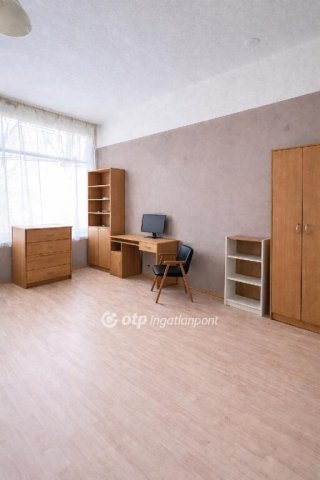 Eladó téglalakás, Egerben 32.5 M Ft, 2 szobás