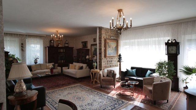 Eladó családi ház, Siófokon 189.9 M Ft, 6 szobás