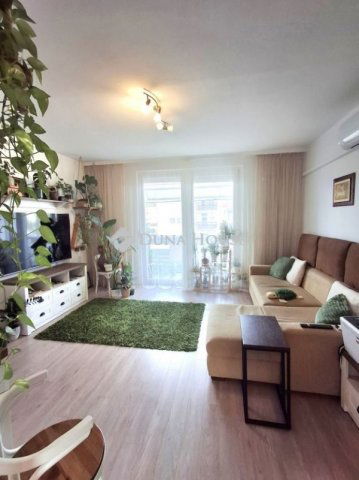 Eladó panellakás, Debrecenben 81.5 M Ft, 3 szobás