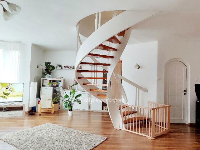 Eladó téglalakás, Egerben 84.9 M Ft, 4+1 szobás