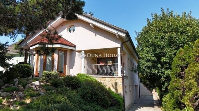 Eladó családi ház, Diósdon 175 M Ft, 4+1 szobás