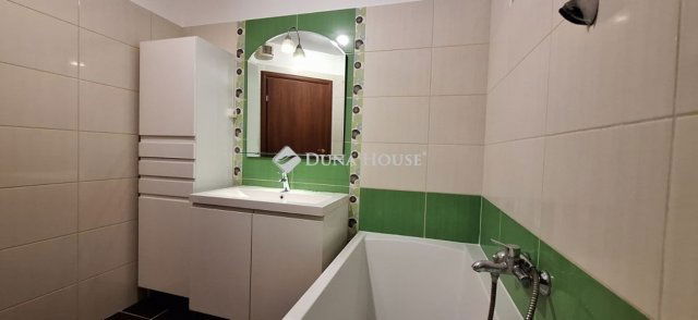 Eladó téglalakás, Kecskeméten 68.4 M Ft, 3 szobás