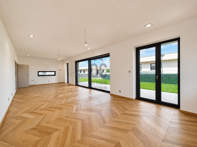 Eladó családi ház, Budapesten, III. kerületben 297.5 M Ft