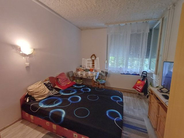Eladó téglalakás, Baján 19.5 M Ft, 1 szobás