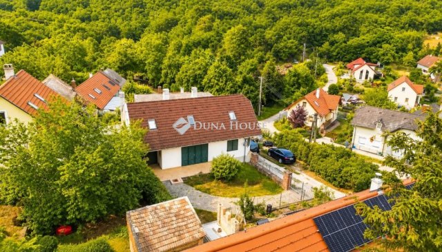 Eladó családi ház, Alsóörsön 110 M Ft, 7 szobás