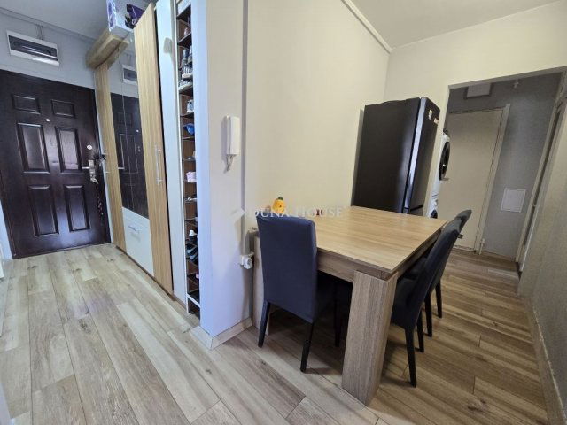 Eladó panellakás, Pécsett 57.9 M Ft, 4 szobás