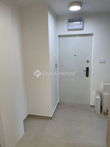 Eladó panellakás, Pécsett 59.5 M Ft, 2 szobás