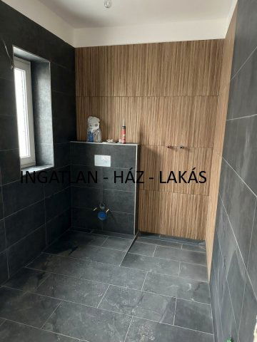 Eladó téglalakás, Mogyoródon 57.9 M Ft, 3 szobás