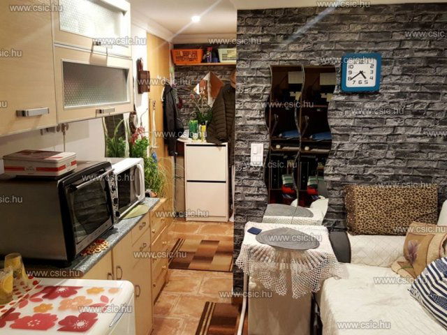 Eladó téglalakás, Budapesten, XV. kerületben 31.9 M Ft, 1 szobás