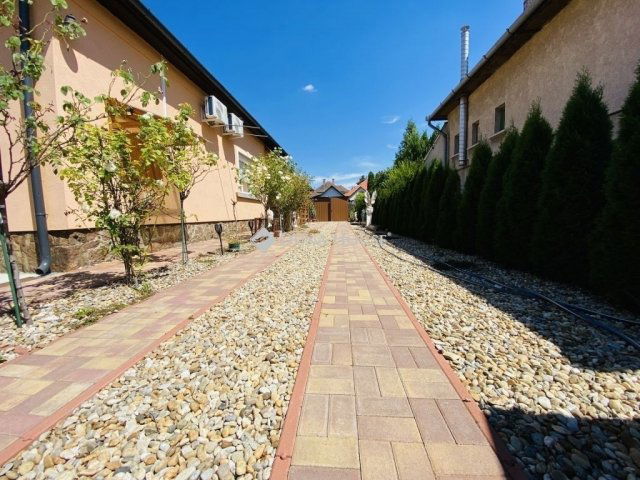 Eladó családi ház, Monoron 94.9 M Ft, 3 szobás