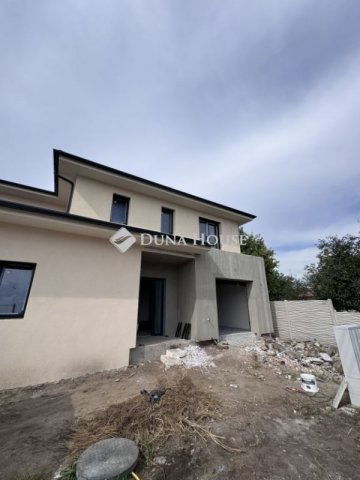 Eladó családi ház, Gyálon 249.9 M Ft, 6 szobás