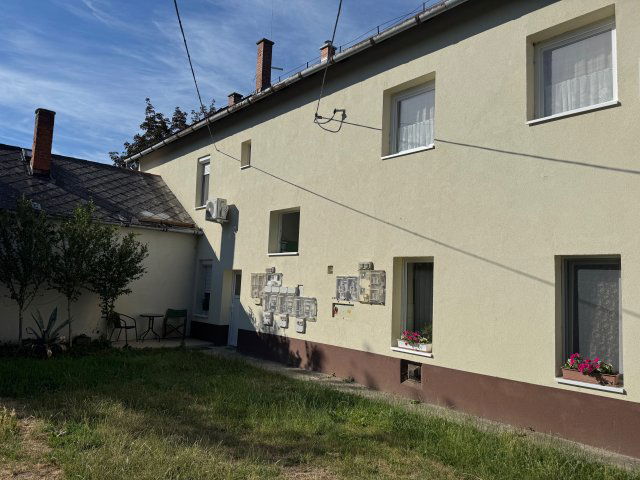 Eladó téglalakás, Balatonalmádiban 34.5 M Ft, 1 szobás