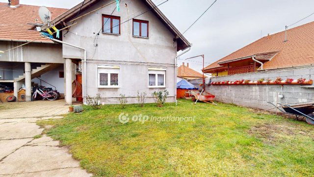 Eladó téglalakás, Mezőkeresztesen 26.9 M Ft, 2+2 szobás