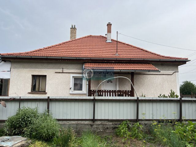 Eladó családi ház, Kazincbarcikán 42.99 M Ft, 4 szobás