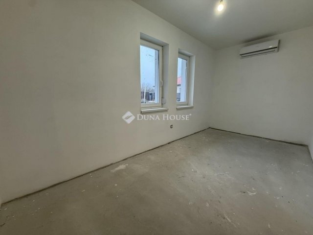 Eladó családi ház, Kecskeméten 82.99 M Ft, 4 szobás