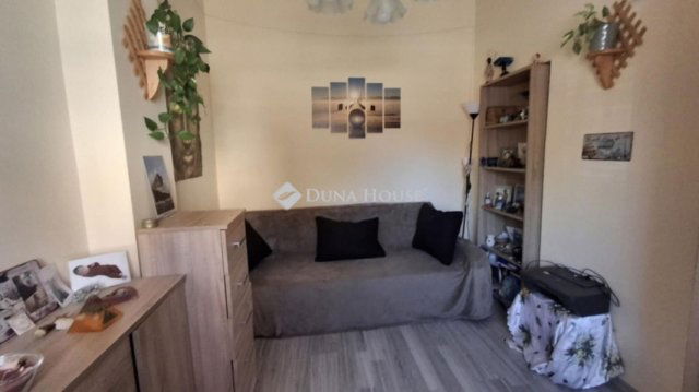 Eladó családi ház, Veresegyházon 66.9 M Ft, 2 szobás