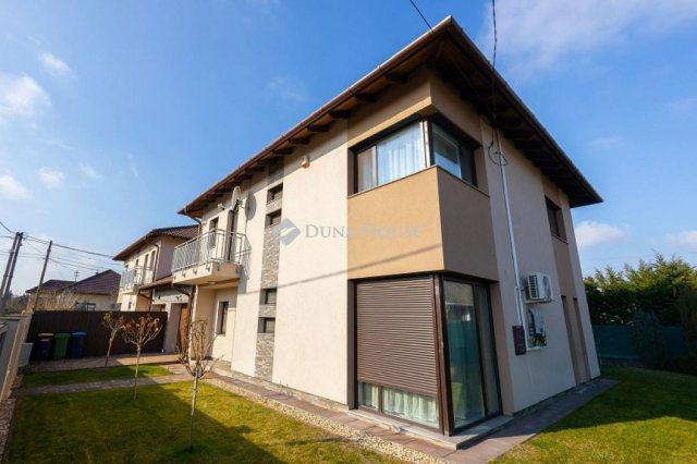 Eladó ikerház, Budapesten, XVIII. kerületben 174.9 M Ft, 4 szobás