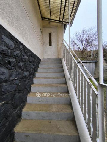 Eladó családi ház, Kishartyánon 19.9 M Ft, 3 szobás