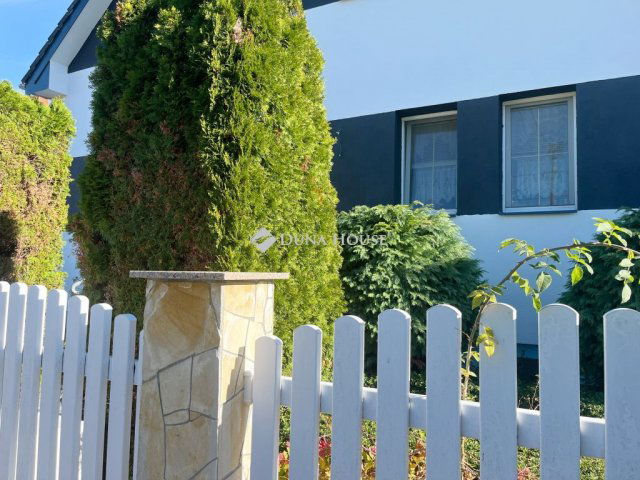 Eladó családi ház, Bőn 94.5 M Ft, 6 szobás