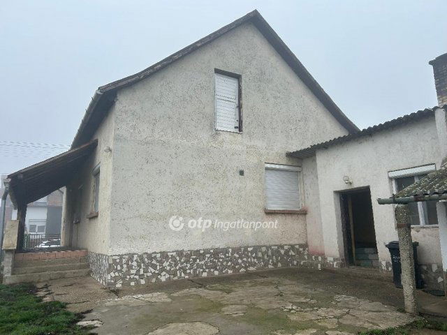 Eladó családi ház, Egyeken 10.5 M Ft, 3+1 szobás