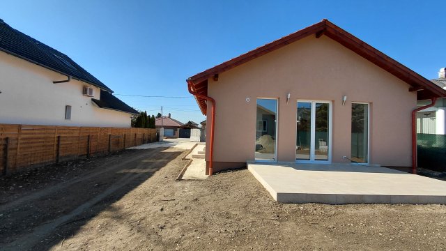 Eladó családi ház, Érden 134.9 M Ft, 4 szobás