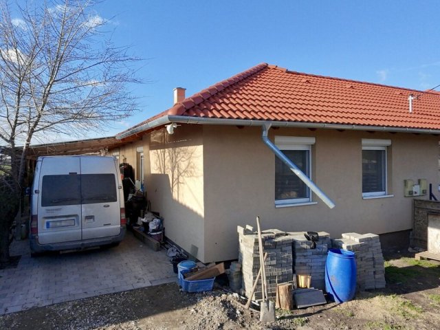 Eladó sorház, Délegyházán 85 M Ft, 5 szobás