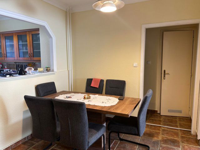 Eladó panellakás, Budapesten, III. kerületben 109 M Ft