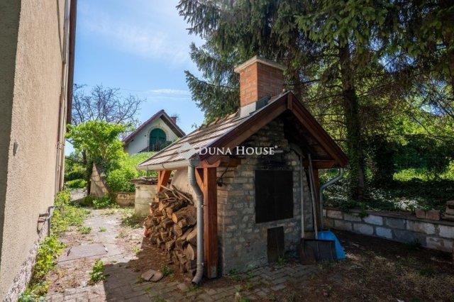 Eladó családi ház, Zsámbékon 139.9 M Ft, 6 szobás