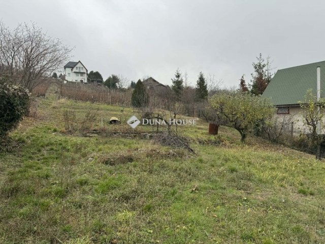 Eladó telek, Pécsett 30 M Ft / költözzbe.hu