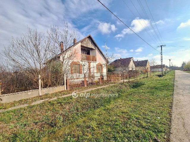 Eladó családi ház, Vésztőn 9.7 M Ft, 3 szobás