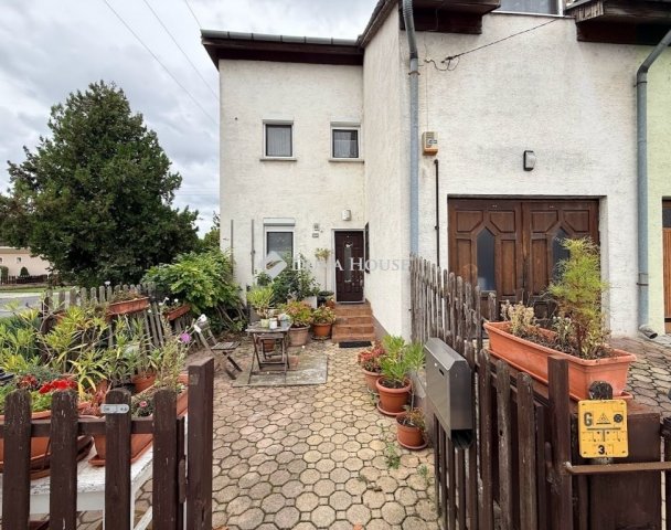 Eladó családi ház, Győrött 98.9 M Ft, 4 szobás