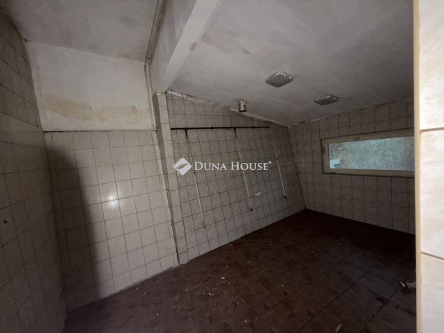 Eladó üzlethelyiség, Hódmezővásárhelyen 73.649 M Ft