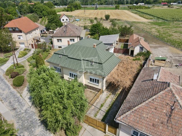 Eladó családi ház, Bagon 54.9 M Ft, 5 szobás