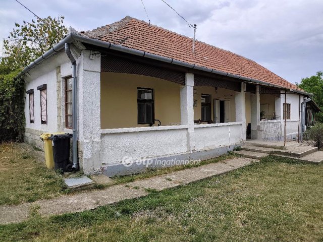 Eladó családi ház, Bodrogolasziban 11.5 M Ft, 2 szobás