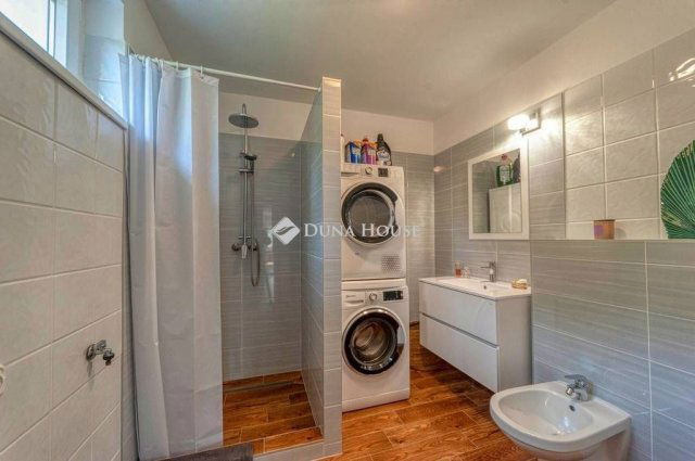 Eladó családi ház, Domonyban 117 M Ft, 4 szobás