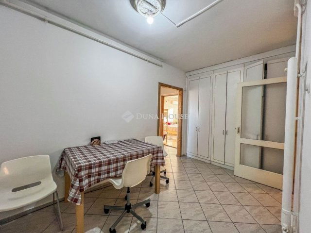 Eladó panellakás, Budapesten, X. kerületben 71.9 M Ft, 3 szobás