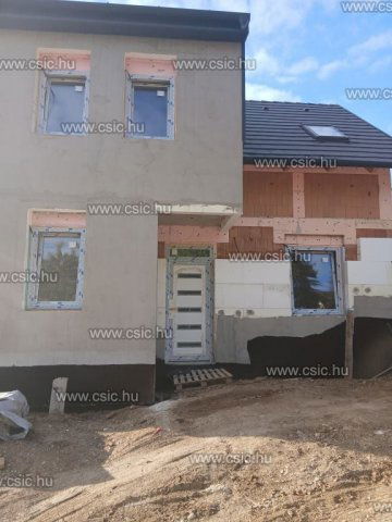 Eladó ikerház, Pilisborosjenőn 167 M Ft, 3+2 szobás