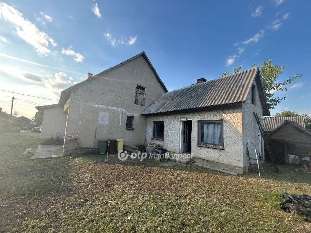 Eladó családi ház, Nádudvaron 26 M Ft, 3 szobás