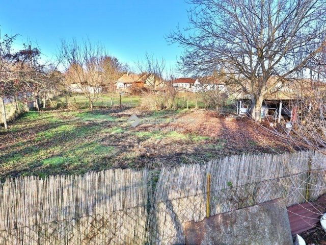 Eladó családi ház, Bényén 65 M Ft, 3 szobás