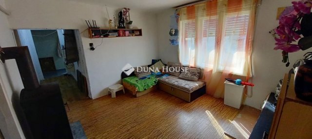 Eladó családi ház, Szepetneken 16.5 M Ft, 4 szobás