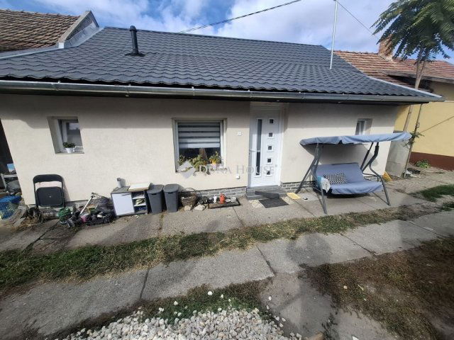 Eladó családi ház, Kiskunfélegyházán 25 M Ft, 2+1 szobás